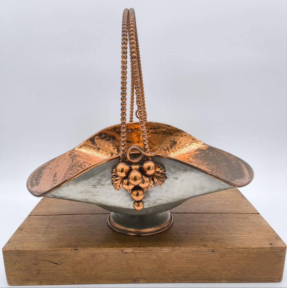 Vintage Italian Lightweight Hammered Centerpiece Bowl – Copper & Silver Tone Gra